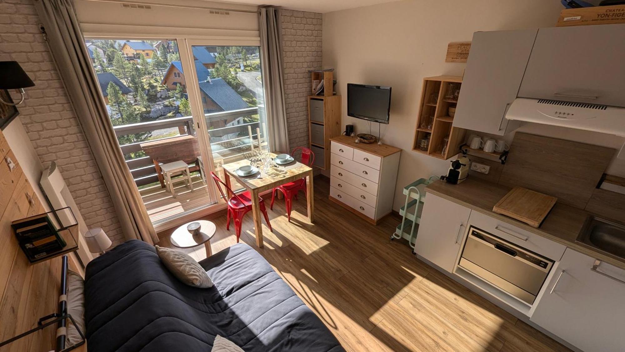 Studio Loubat Pyrenee, Menage Inclus Arette Luaran gambar