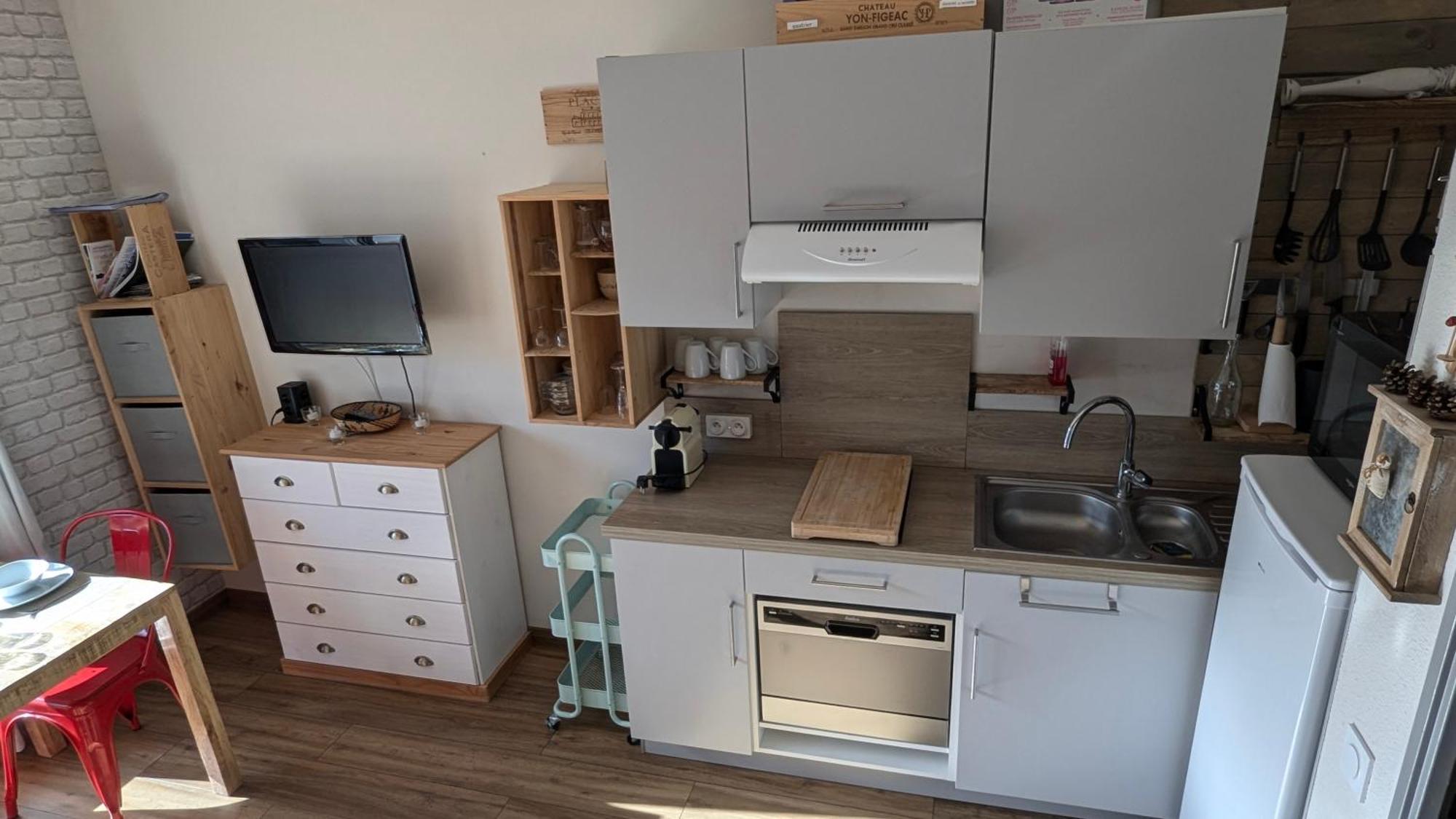 Studio Loubat Pyrenee, Menage Inclus Arette Luaran gambar